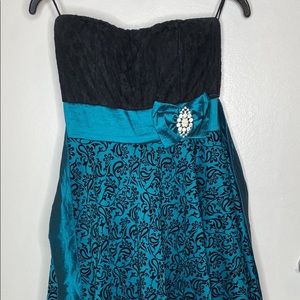 Ocean Blue Formal Dress size L (9/10)